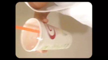 Opgewonden vrouw porno agent rukken lul en geneukt op de porno bondage hardcore bank