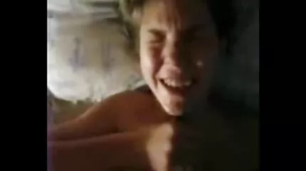 Brunette diep zuigt een grote lul super harde sex pov