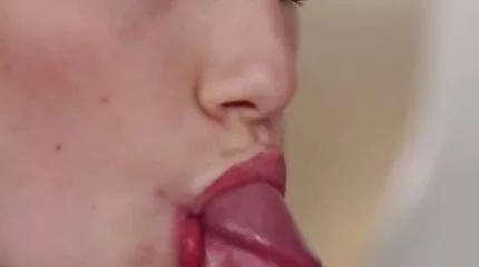 Meid in zwart kousen kreeg bazen penissen in hardporb alle gaten