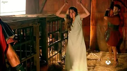 Rondborstige Latina verleidt gemakkelijk dude voor anale hardsextube koppeling