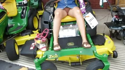 Rondborstige brunette ontmoette de man met haar zuigkracht en gaf sex hard hentai zich over in haar kutje