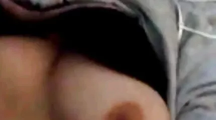 Een keiharde sex paar perverts hebben een bdsm met een blondine op het feest