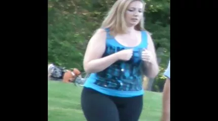 Mister fucks slaaf keiharde sex met grote tieten in Sappige Kut