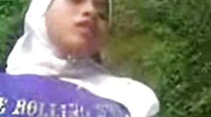 Twee hard sex homo Kont neuken blondjes bezig Lezzies strelen op de bank