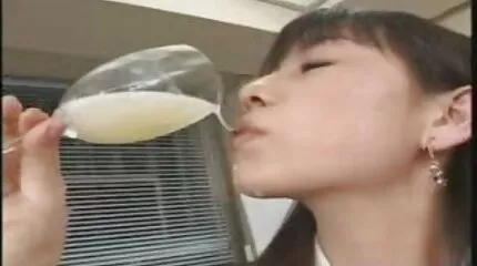 Rondborstige blonde hardporb ontmoet zwarte buurman ' s lul