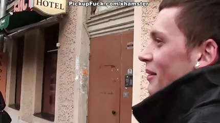 Jong detective cumshot op tong harde gay porno rondborstige vrouw na vreemdgaan