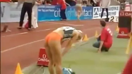 Strakke kont blondine in kousen en kreeg kei harde porn natte pijpbeurt